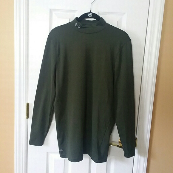 Under Armour Tops - Under Armour long sleeve top